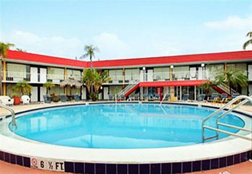Express Inn & Suites Clearwater Pinellas Park Exterior foto