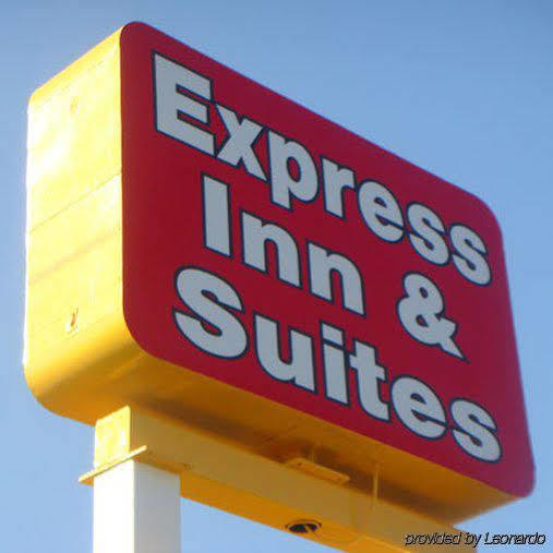 Express Inn & Suites Clearwater Pinellas Park Exterior foto