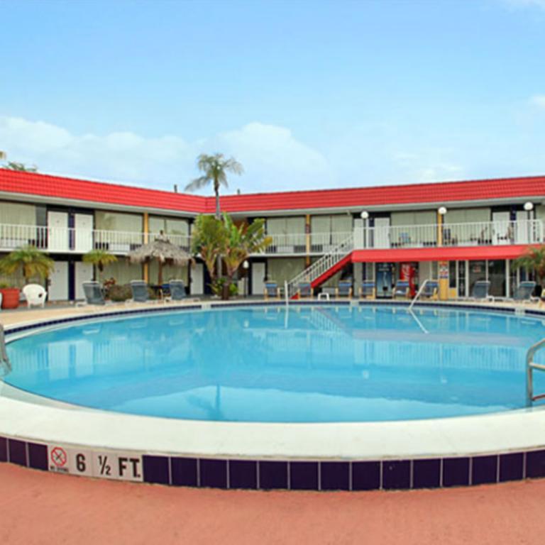 Express Inn & Suites Clearwater Pinellas Park Exterior foto