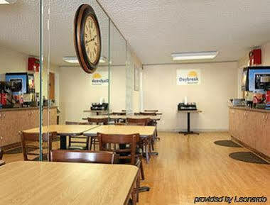 Express Inn & Suites Clearwater Pinellas Park Exterior foto